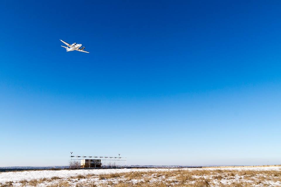 Специальный самолет-лаборатория осуществил облет наземных радиотехнических средств Николаевского международного аэропорта 1