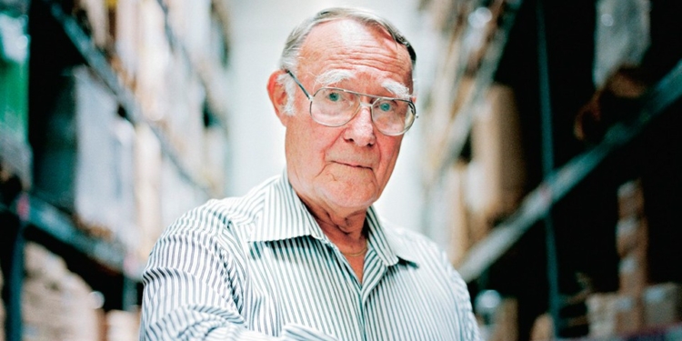 Человек, который для общества сделал больше, чем многие политики: в Швеции в 91-летнем возрасте умер основатель сети мебельных магазинов IKEA Ингвар Кампрад