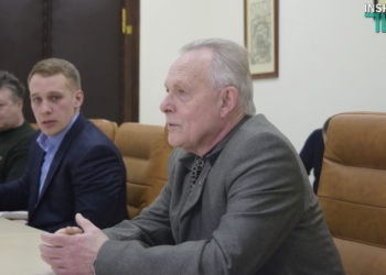 Не все конфликты пассажиров маршруток с водителями заканчиваются увольнением водителей. В Николаеве водитель маршрутки, нагрубивший пассажиру, оштрафован