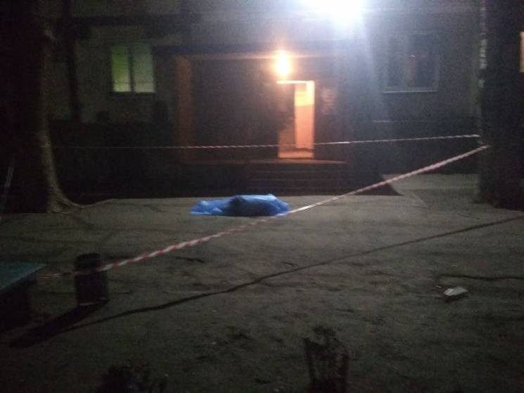 Жуть какая: в Запорожье самоубийца выпрыгнул из окна и собой убил мальчика полутора лет (18+) 3
