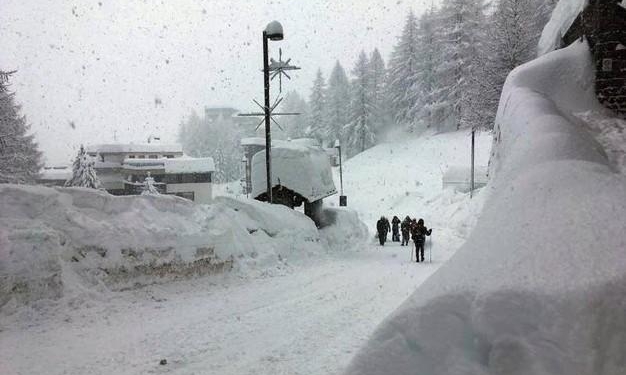 Не в добрый час пришла «Элеонора»: на лыжных курортах в Альпах из-за снега заблокировано более 10 тысяч туристов
