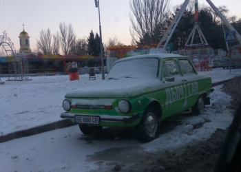 В Николаеве расчистке дорог в старом центре помешал только один оставленный у обочины автомобиль