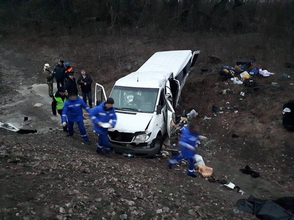 Трое украинцев погибло в РФ - микроавтобус направлялся из Днепра в Санкт-Петербург и слетел в кювет 1