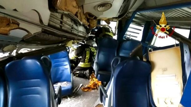 Неподалеку от Милана с рельс сошел поезд – 4 погибших, 100 пострадавших 3