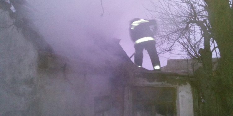 За сутки с 31 декабря на 1 января спасатели Николаевщины трижды тушили пожары на территории частных домовладений