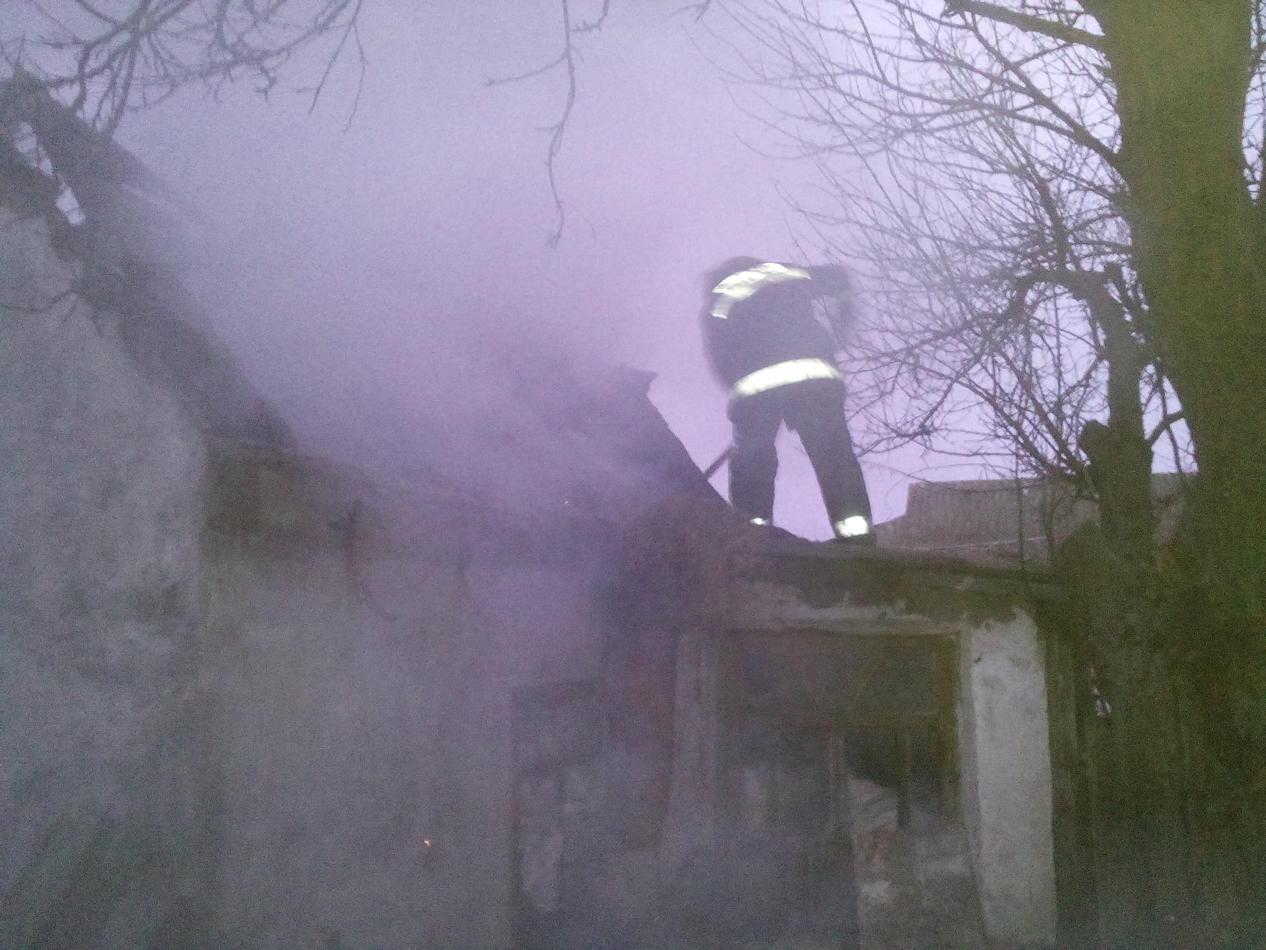 За сутки с 31 декабря на 1 января спасатели Николаевщины трижды тушили пожары на территории частных домовладений