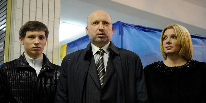 Наука в долгу: Сын Турчинова и заместитель Насирова защитили диссертации