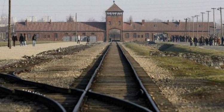 Сейм запретил словосочетание «польский лагерь смерти», введя уголовное наказание за обвинения Польши в преступлениях во время Холокоста