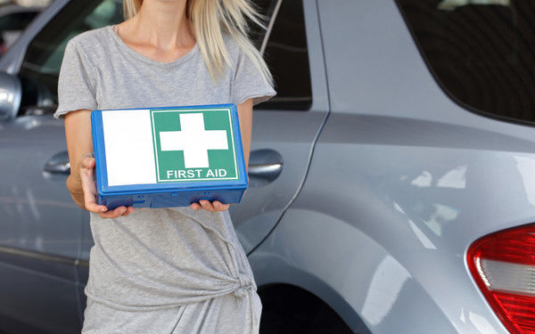 Никакой зеленки и препаратов со сроком годности. Минздрав хочет изменить содержимое автоаптечек