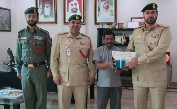 В Дубае уборщик нашел сумку с бриллиантами и сдал в полицию