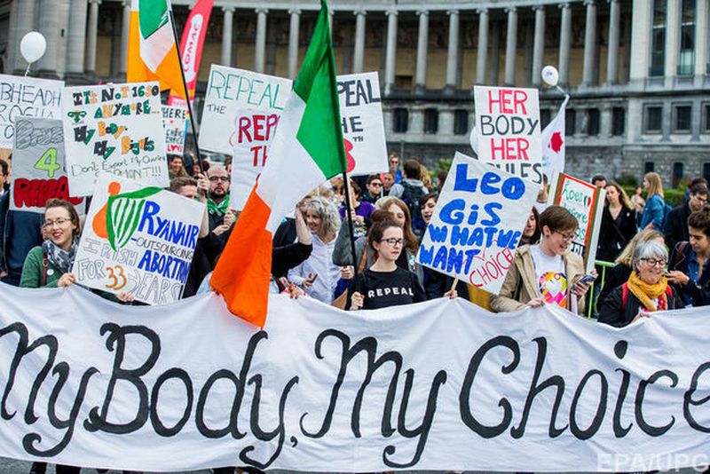 В Ирландии правительство согласилось провести референдум об отмене запрета на аборты 1