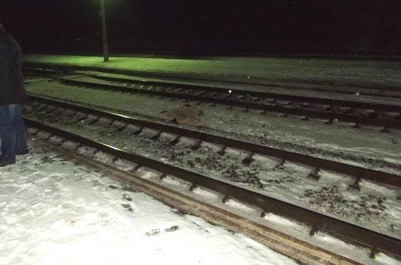 В Николаевской области 20-летний парень попал под поезд – ему отрезало ногу