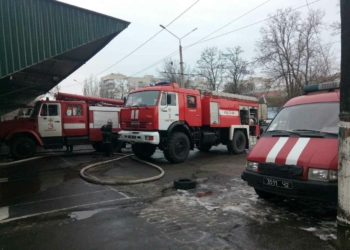 В Николаеве – довольно основательный пожар на третьем этаже жилого дома