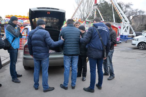 Хотел согласовать выделение земли под платную автостоянку: правоохранители рассказали, за что в Николаевскую мэрию несли $1,5 тыс. 7