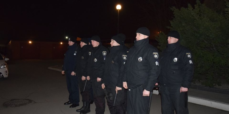 Со вчерашнего вечера покой жителей Николаева охраняют спецназовцы совместно с патрульными полицейскими