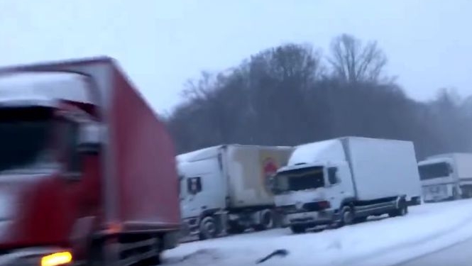 Стоп – машина. Из-за мощного снегопада трасса Одесса-Киев заблокирована