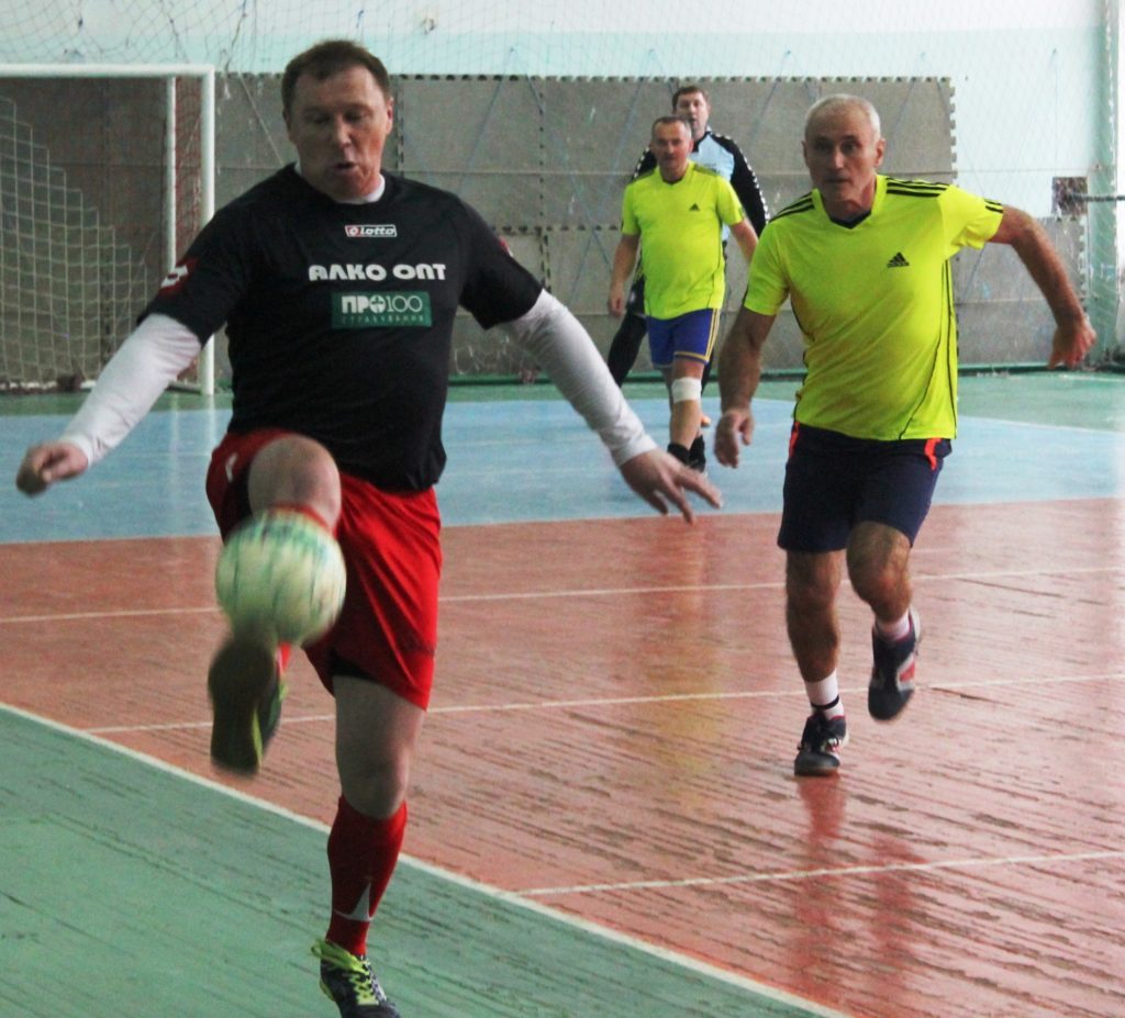 В Николаеве прошел ІІІ Рождественский турнир по футзалу среди ветеранов сорока лет и старше 7