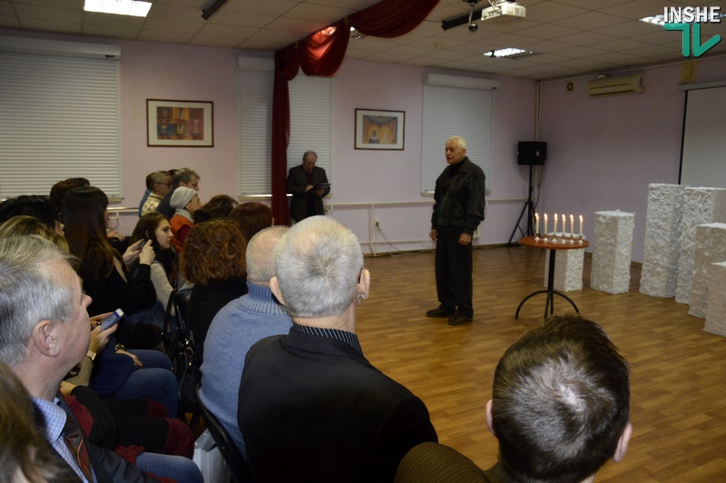 Шесть поминальных свечей в память о жертвах Холокоста: в Николаеве прошла традиционная акция памяти «Шесть миллионов сердец» 7