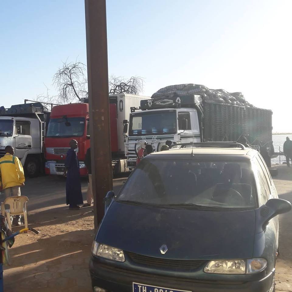Финал путешествия николаевцев на старом «Москвиче» по Африке – машину пришлось продать на границе с Сенегалом 9