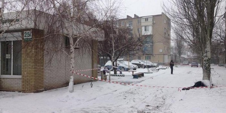 В Бердянске преступник, взорвав гранату, ранил троих полицейских