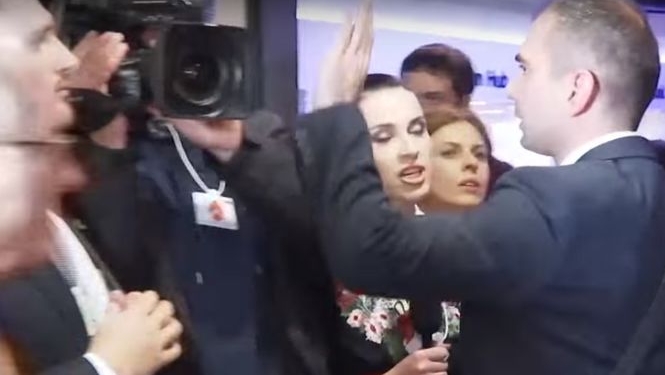 Провокация в Давосе. Организаторы форума лишили представителей росСМИ права быть там, где Порошенко