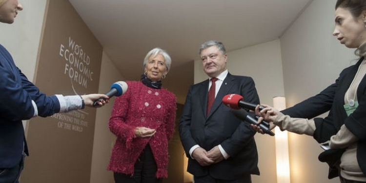 Лагард встретилась с Порошенко и сообщила, что МВФ ожидает от Украины
