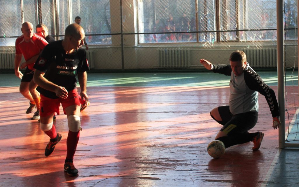 В Николаеве прошел ІІІ Рождественский турнир по футзалу среди ветеранов сорока лет и старше 15