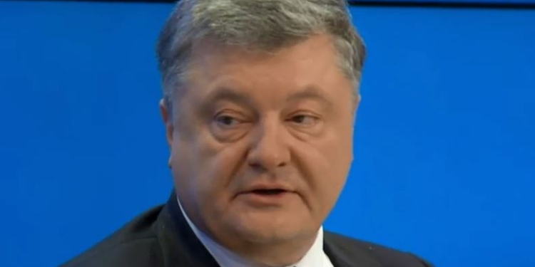 Порошенко в Давосе заявил о приоритете борьбы с коррупцией и призвал к организации антироссийской коалиции