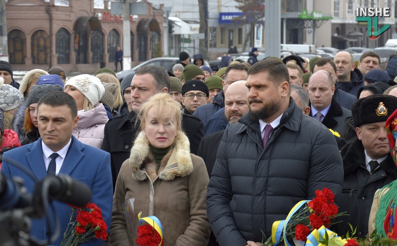 «Это наши украинские спартанцы»: в Николаеве почтили память погибших в бою под Крутами 13