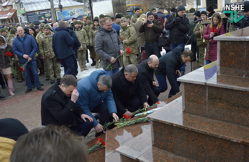 «Это наши украинские спартанцы»: в Николаеве почтили память погибших в бою под Крутами 31