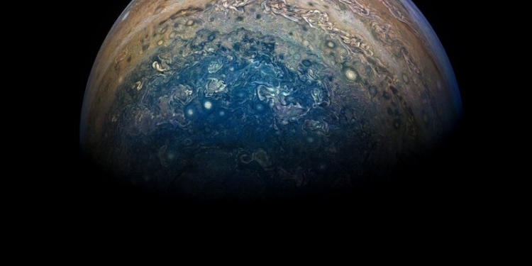В NASA продемонстрировали новые снимки Юпитера, сделанные аппаратом Juno