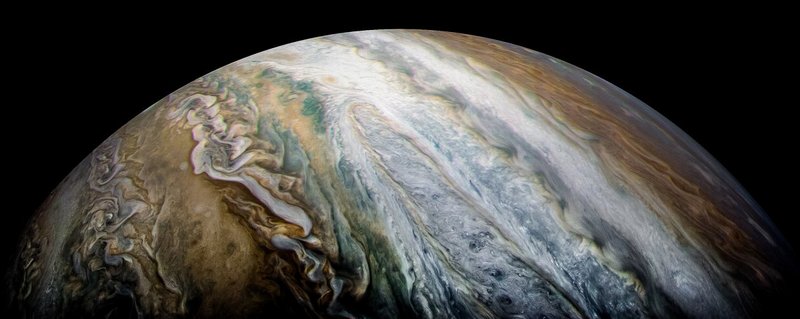 В NASA продемонстрировали новые снимки Юпитера, сделанные аппаратом Juno 1