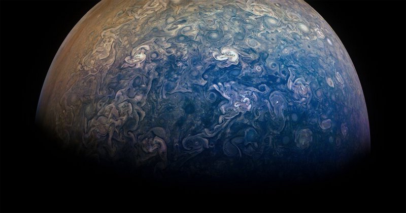 В NASA продемонстрировали новые снимки Юпитера, сделанные аппаратом Juno 5