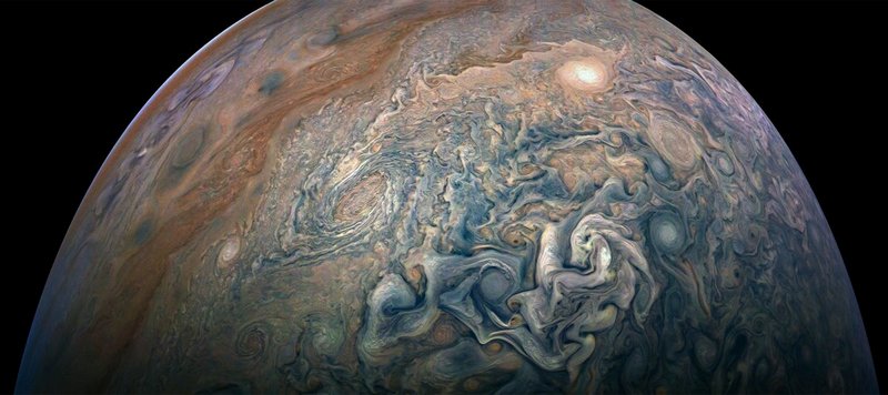 В NASA продемонстрировали новые снимки Юпитера, сделанные аппаратом Juno 37