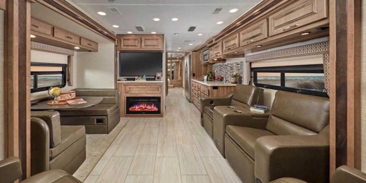 И зачем? Это не автобус, это особняк на колесах