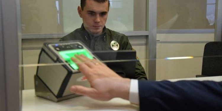 За первые сутки биометрического контроля на границе Украины проверку прошли 1900 граждан РФ