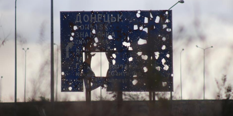 Главари боевиков запрещают жителям Донбасса выезжать на подконтрольную Украине территорию