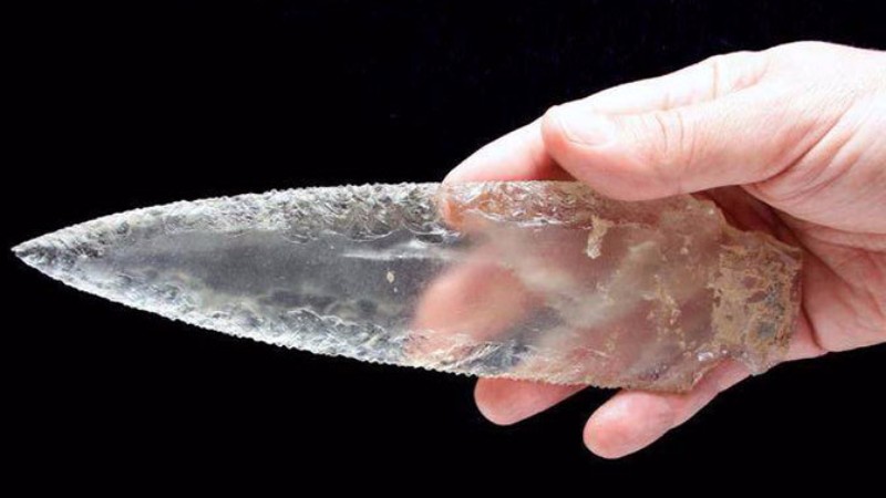 Археологи обнаружили хрустальное копье, возраст которого больше 5 тысяч лет 1