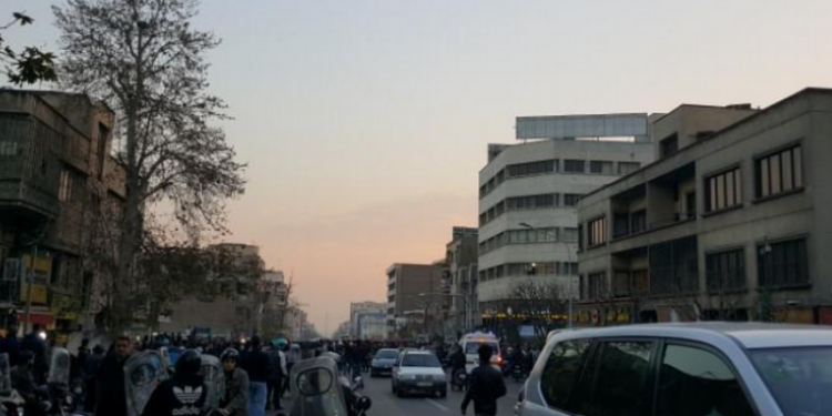 Военные предложили полиции Ирана помочь в подавлении протестов