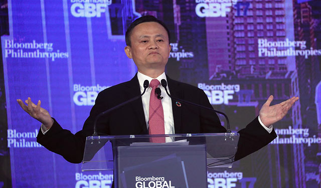 Трамп заблокировал продажу сервиса денежных переводов китайцам – владелец Alibaba готов был заплатить больше миллиарда