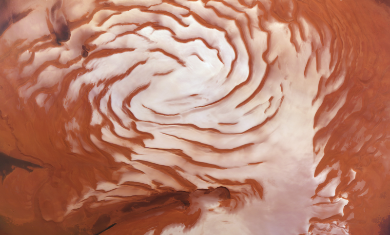 Хорошая новость для колонизаторов Марса: обнаружены залежи водяного льда на экваторе, легкодоступные для разработки 1