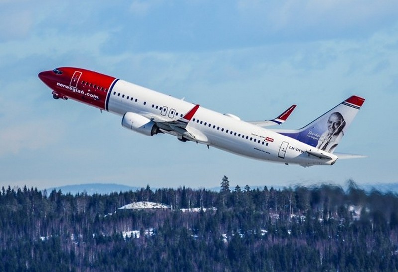 В Норвегии самолет вернулся в аэропорт из-за неисправного туалета, хотя на борту находилось 84 сантехника 1