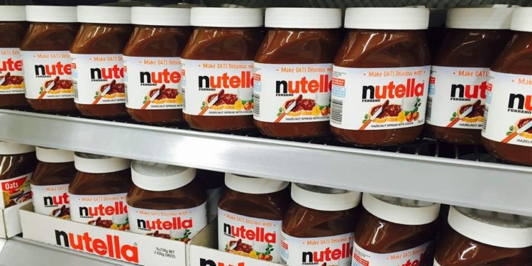 Люди как люди, но скидка испортила их: видео драк во французском супермаркете из-за подешевевшей Nutella