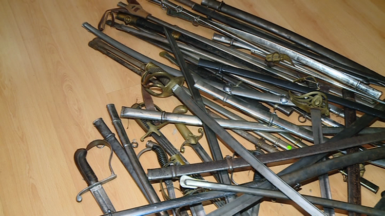 Экс-замначальника запорожской милиции подозревают в краже коллекции старинного оружия на 30 млн.грн 3