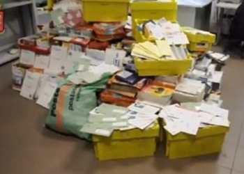 У итальянского почтальона нашли полтонны недоставленных писем
