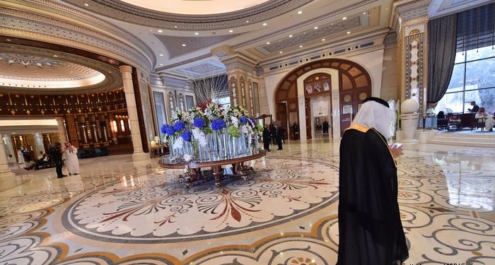 В Саудовской Аравии хотят, чтобы подозреваемые в коррупции принцы “сбросились” в пользу государства. На $100 млрд.