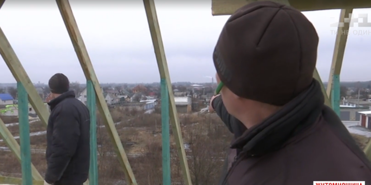 На Житомирщине четверо строителей спасли девочку от педофила. У земляков к ним есть одна претензия