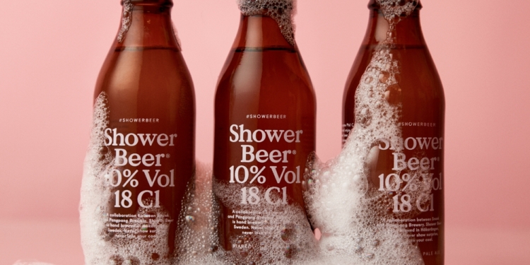 Идете в душ – прихватите пиво. В Швеции выпустили пенный напиток, который можно использовать и как кондиционер для волос