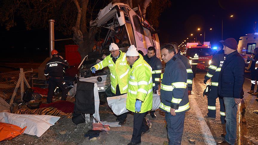 В Турции разбился туристический автобус - 11 погибших, 44 раненых 3