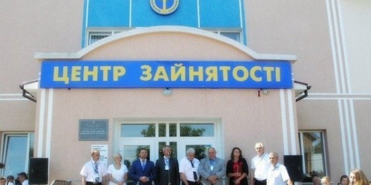 «Швеи, пекари, электромонтеры и электросварщики» – Госслужба занятости назвала наиболее затребованные профессии